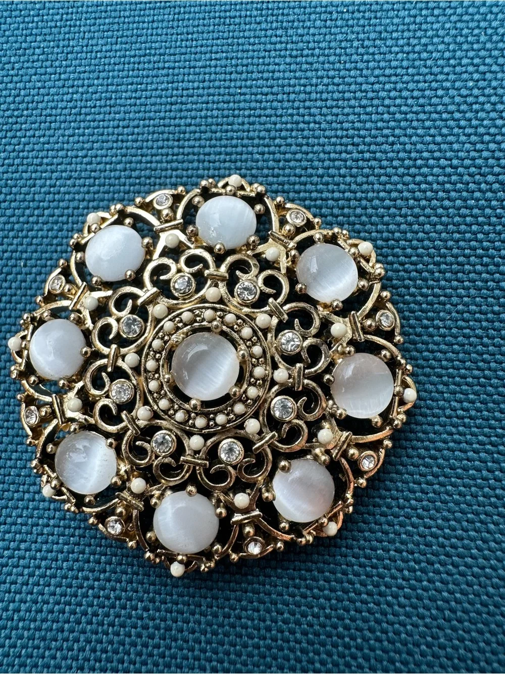 N/A elegant gold